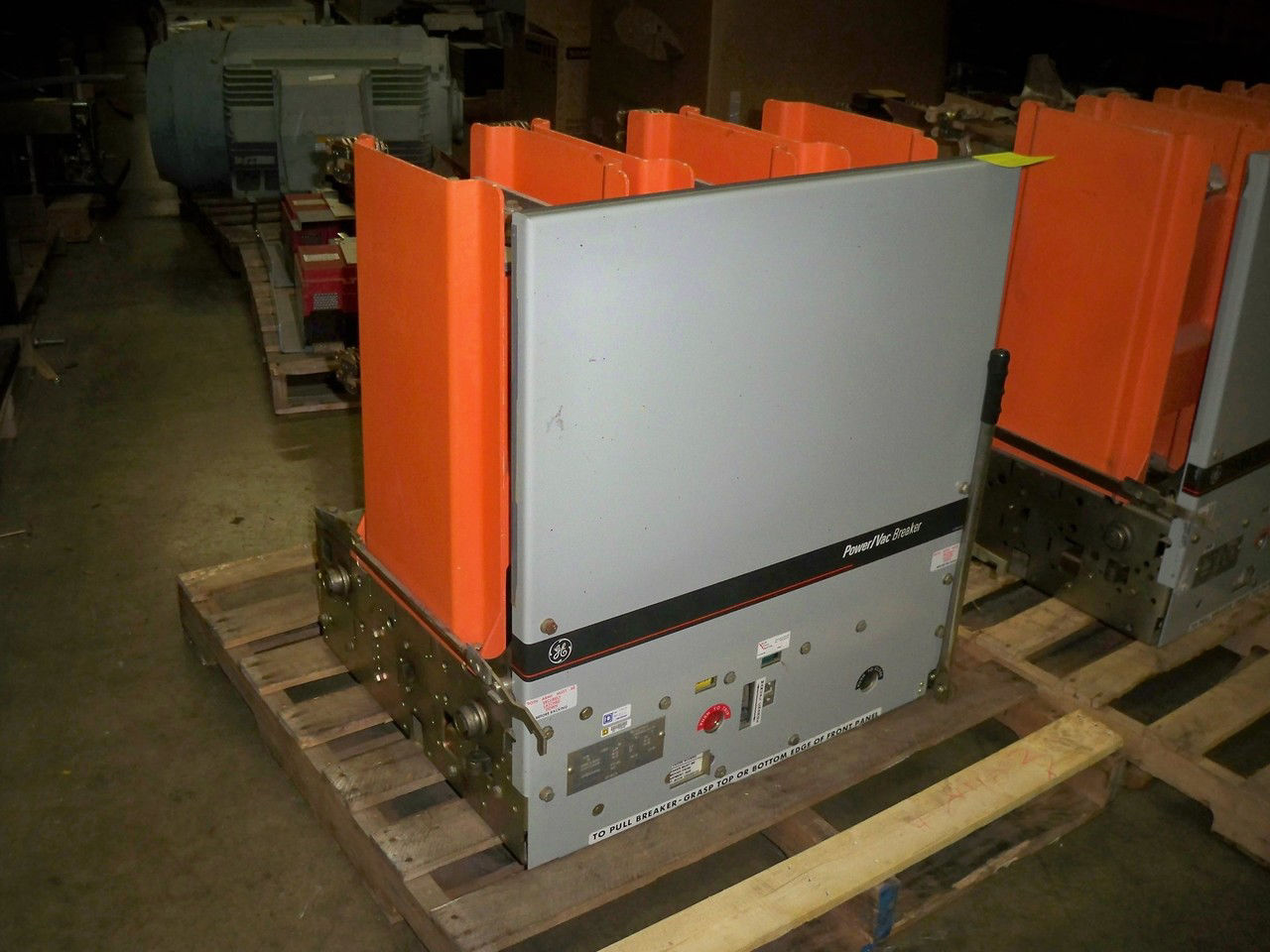 Picture of VB1 4.16-250-2 G.E. 5KV 1200A EO/DO Air Circuit Breaker