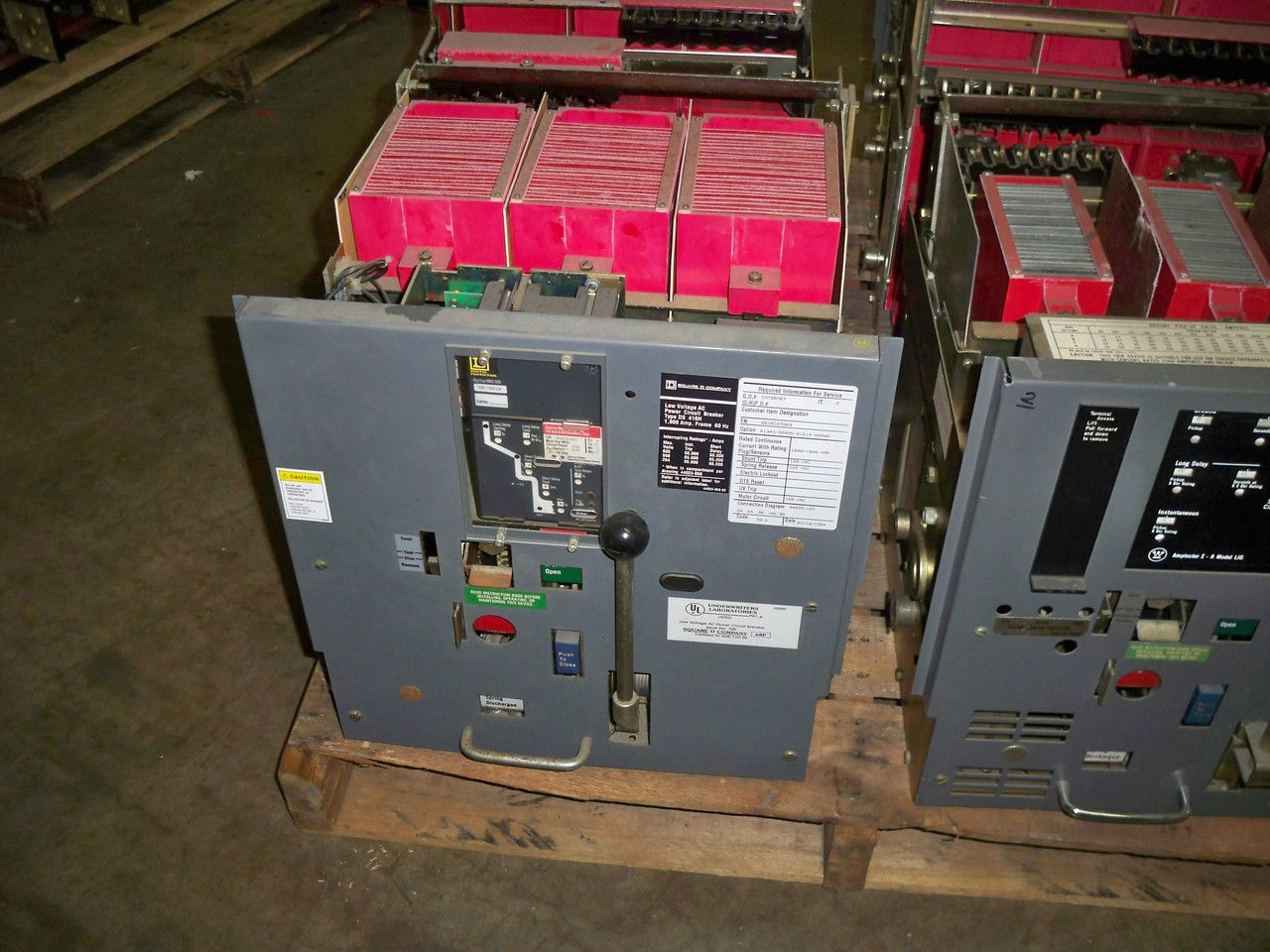 Picture of DS416H SQ-D 1600A 600V EO/DO Air Breaker LSI