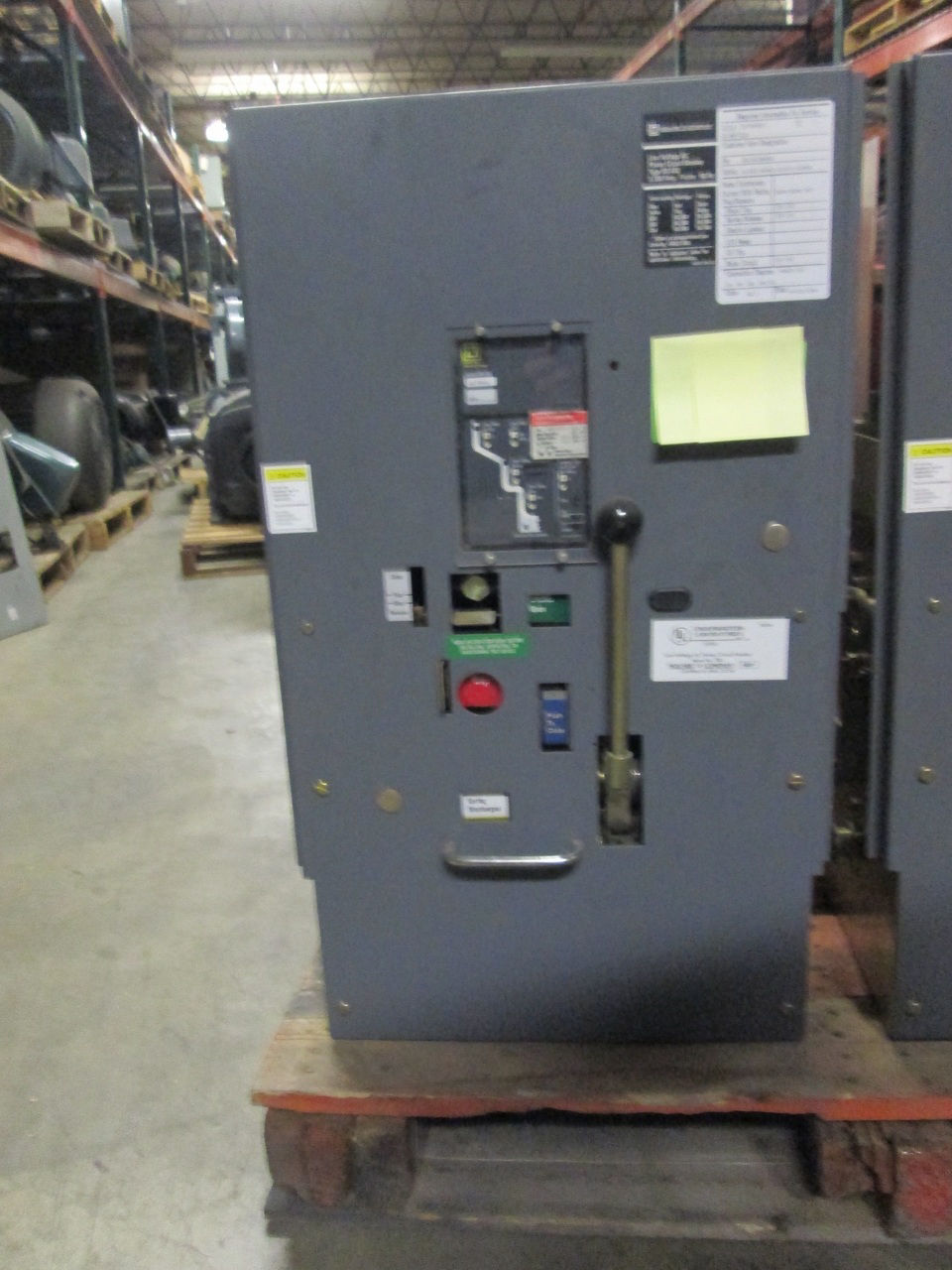 Picture of DS632 SQUARE D 3200A 635V RMS500 AIR BREAKER EO/DO LS