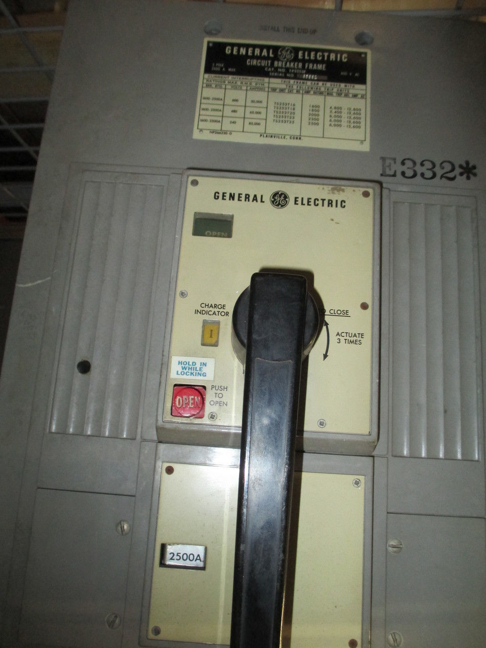 Picture of TPS253F GE Circuit Breaker 2500 Amp 600 VAC W/Shunt