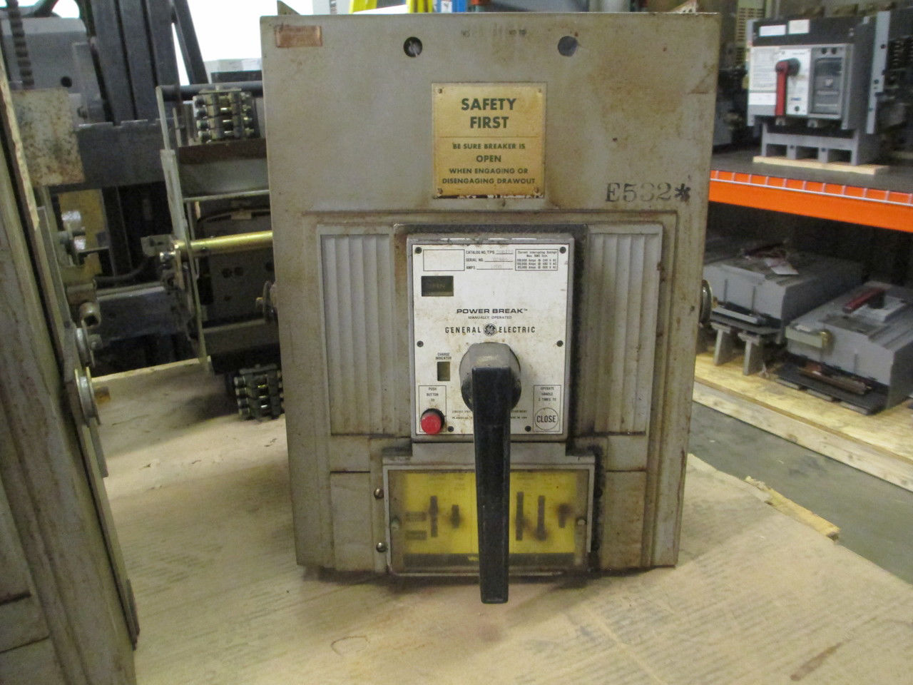 Picture of TPSS6612G GE Power Break Breaker 1200 Amp 600 VAC M/O