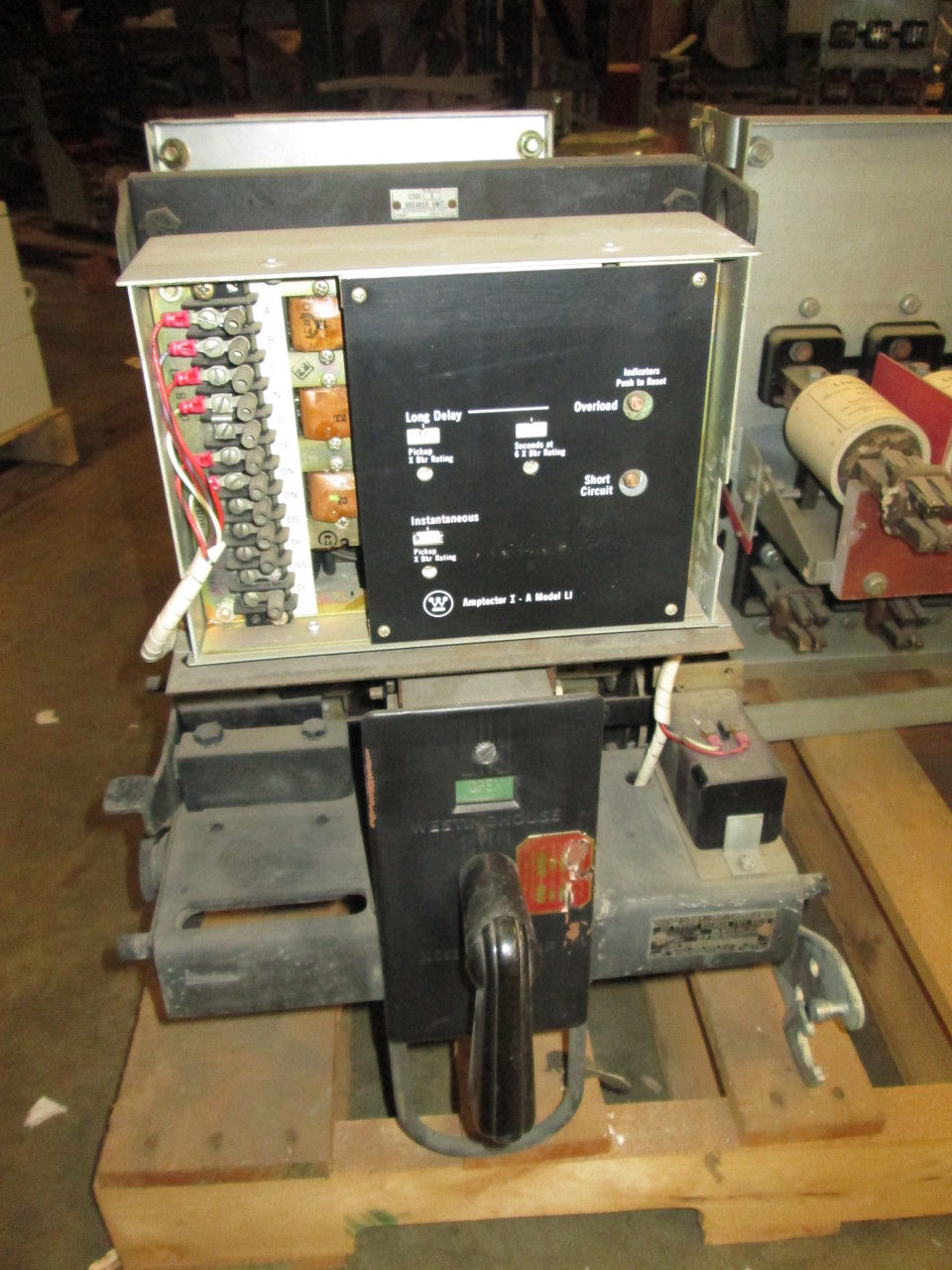 Picture of DB-25 Westinghouse Air Circuit Breaker 600A 600V MO/DO LI