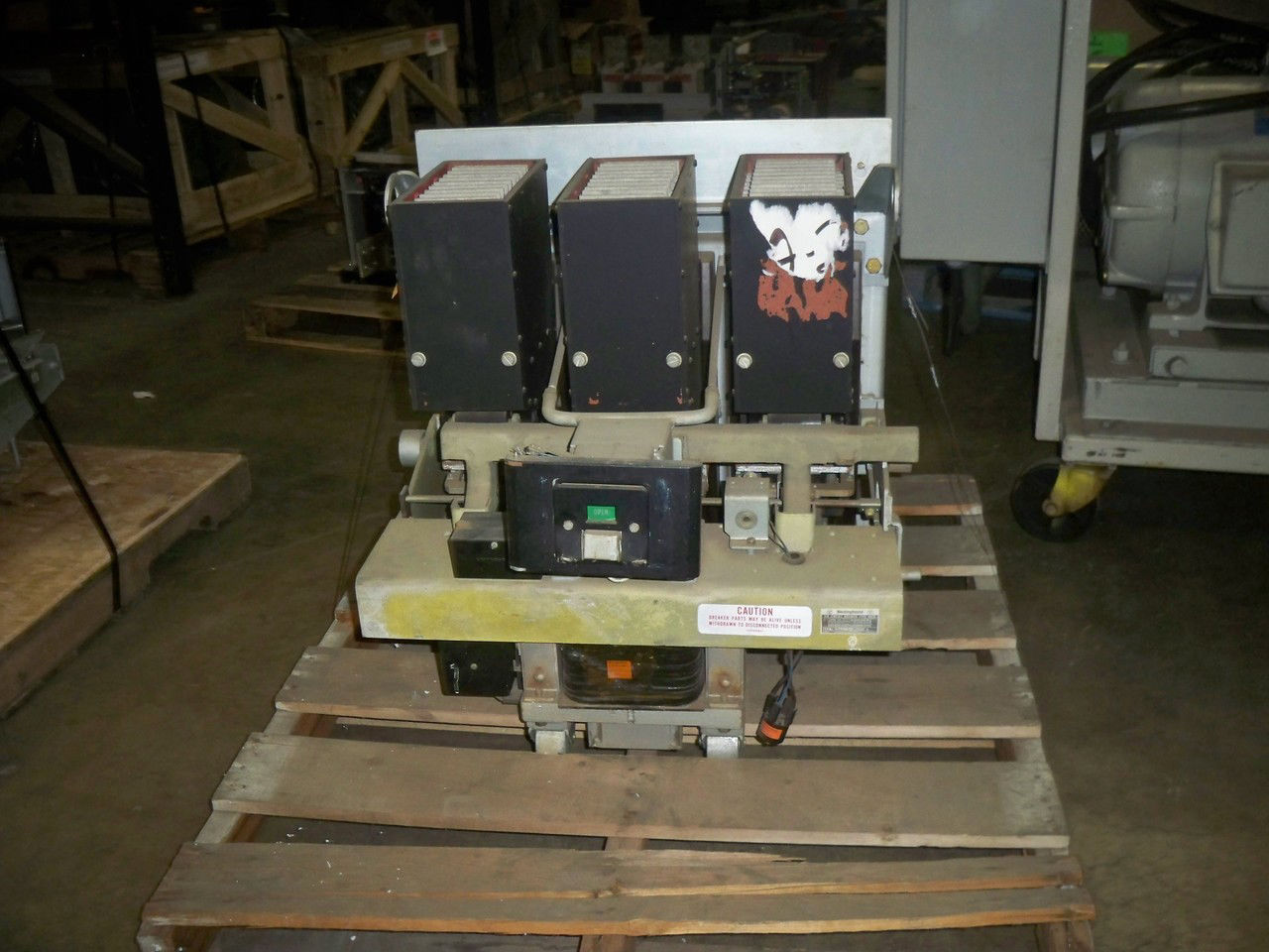 Picture of DB-75 W-HSE 3000A 600V EO/DO Air Breaker