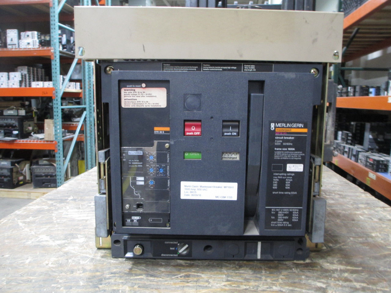 Picture of Merlin Gerin Masterpact MP16H1 Circuit Breaker 1600 Amp 600 VAC M/O D/O