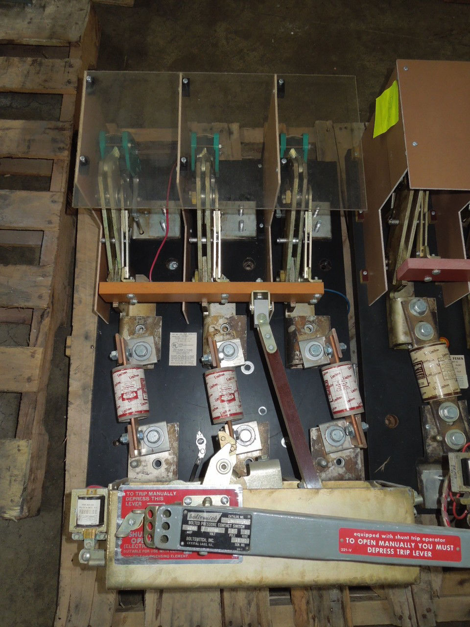 Picture of Boltswitch Pressure Contact Switch L368W0LST | 1200 Amp 600 Volt | Black Back Plate W/ ST