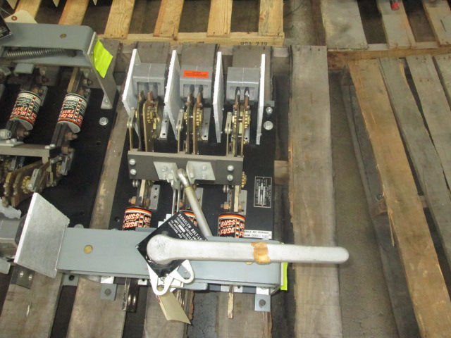 Picture of Barkelew Bolt-Loc Pressure Contact Switch XD-12433-6 | 1200 Amp 600 Volt | Black Back Plate