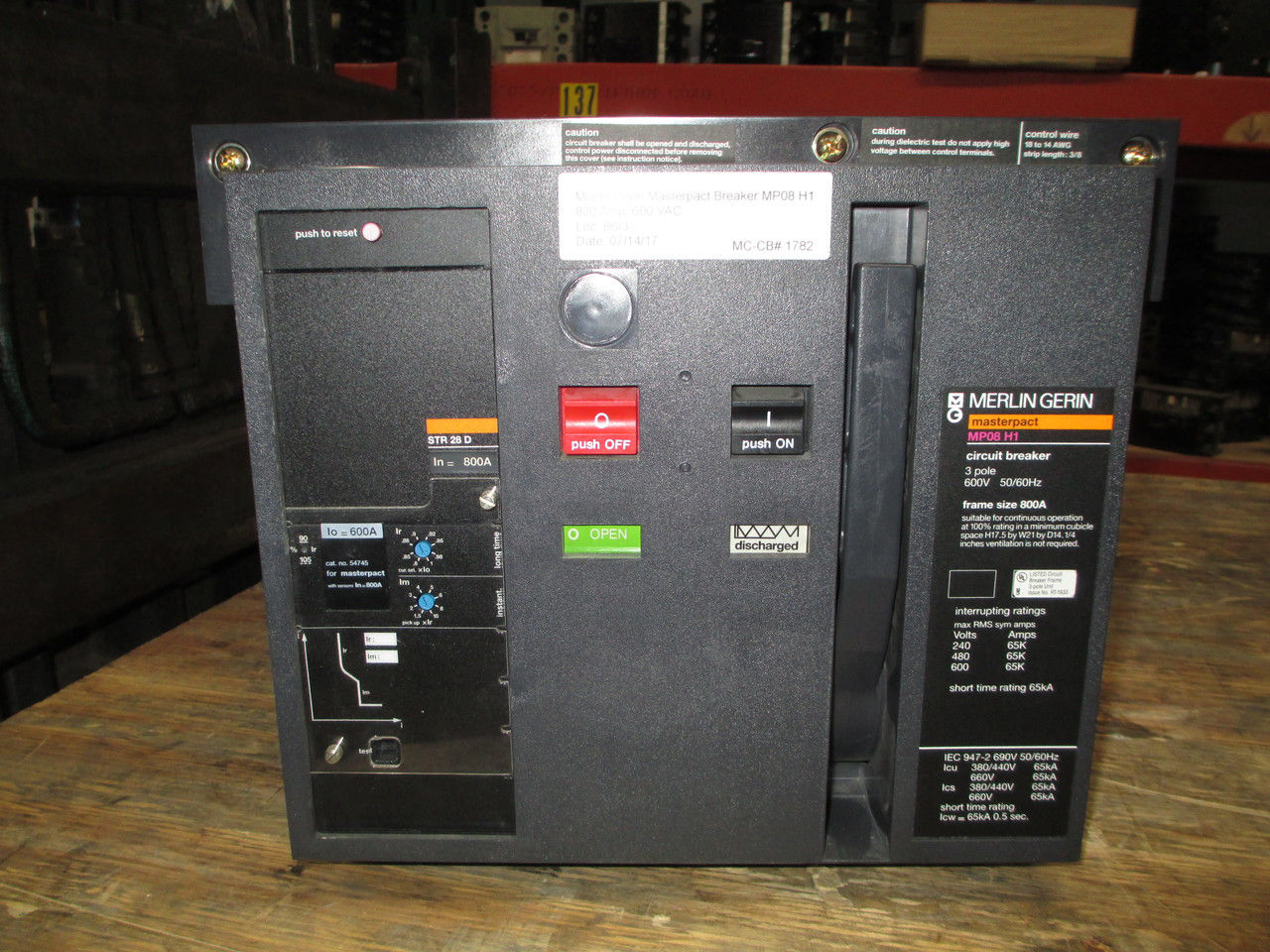 Picture of Merlin Gerin Masterpact MP08 H1 Circuit Breaker 800 Amp 600 VAC M/O D/O