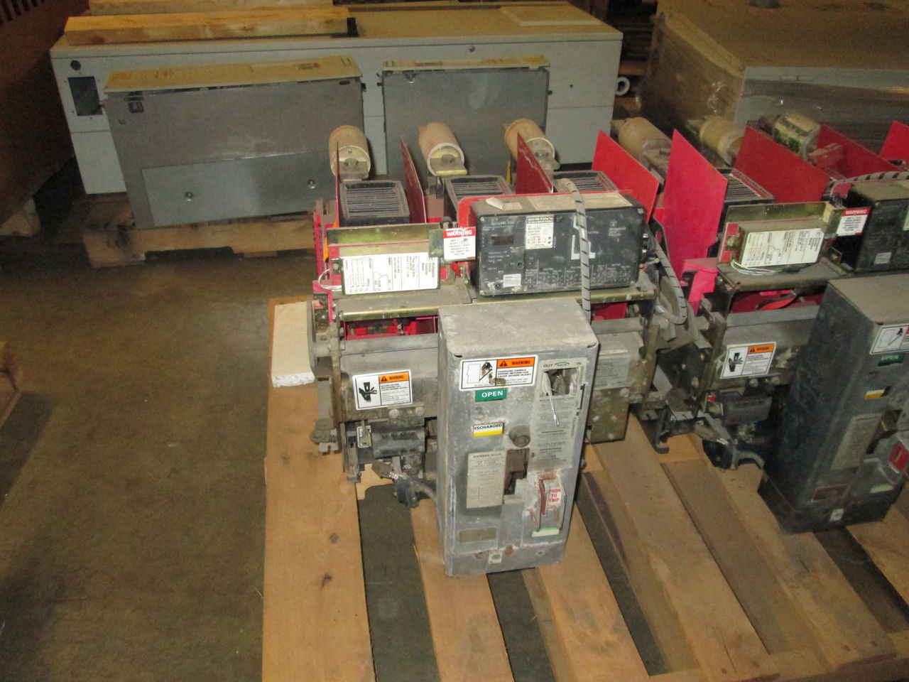 Picture of RLF-800 Siemens-Allis 800A 600V Fused Air Circuit Breaker EO/DO LSIG