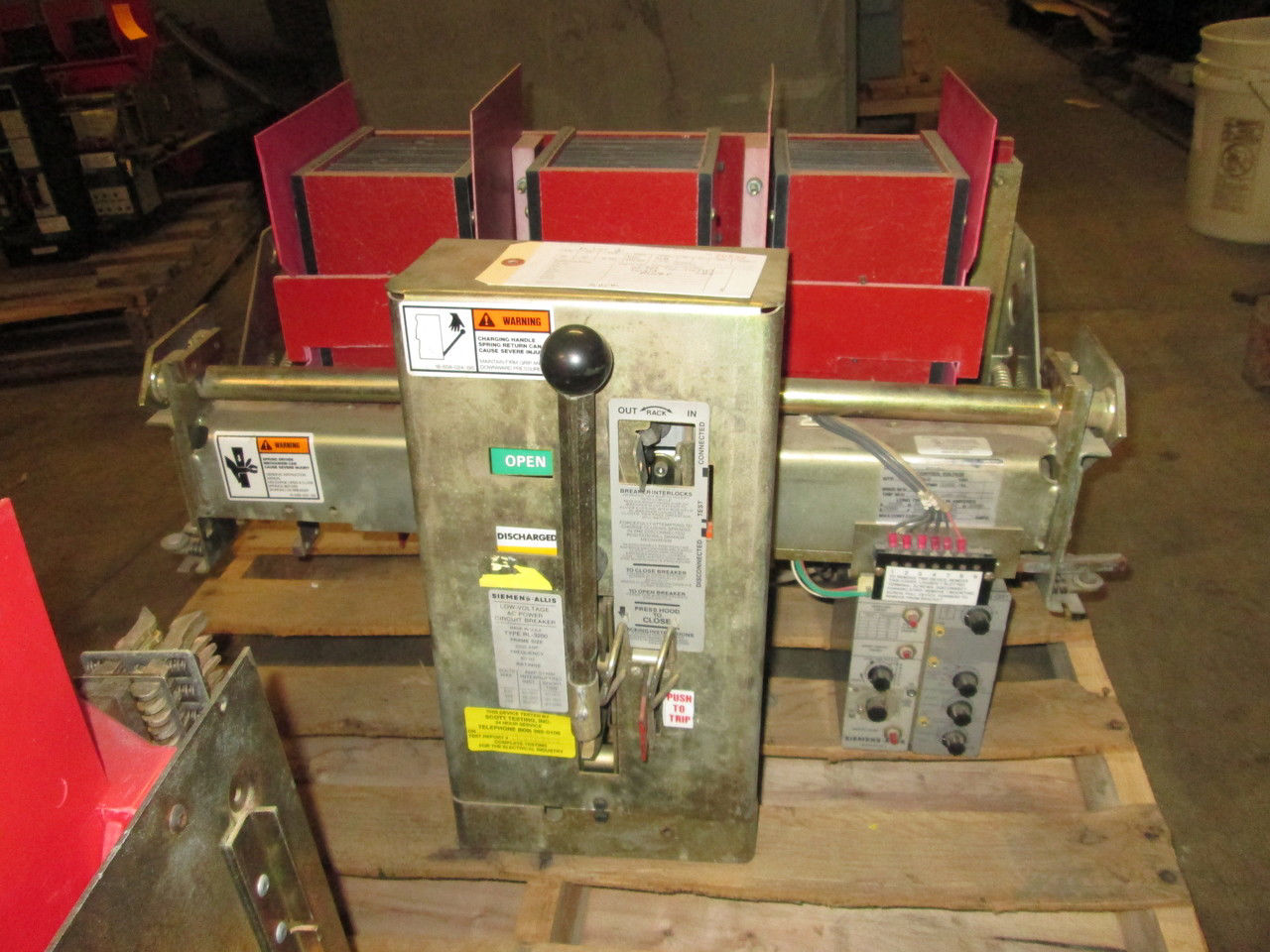 Picture of RL-3200 Siemens-Allis 3200A 600V Air Breaker MO/DO LSIG