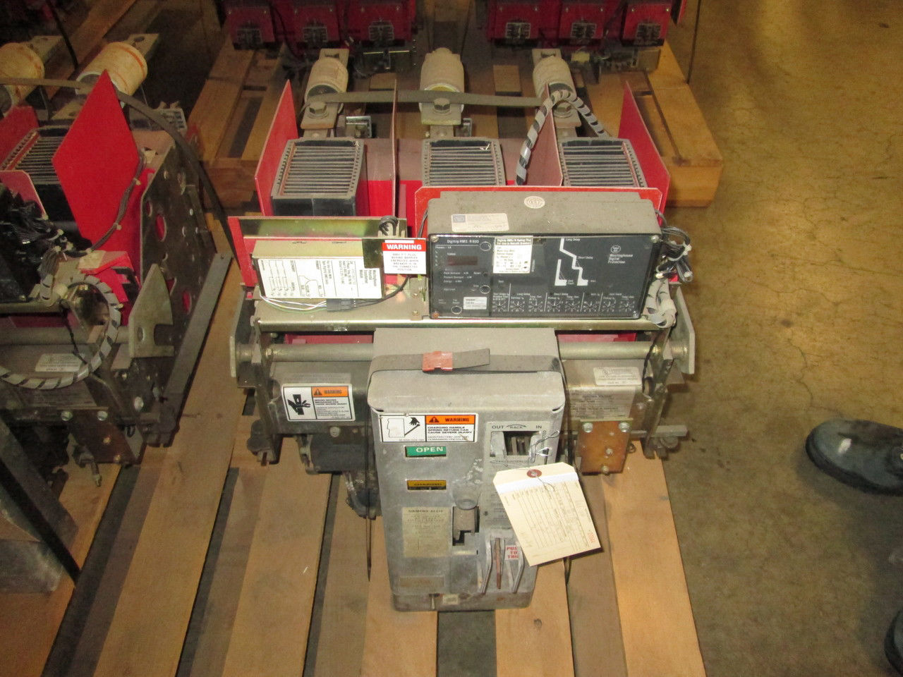 Picture of RLF-800 Siemens-Allis 800A Frame 600A Rated 600V Fused Air Breaker EO/DO LSIG