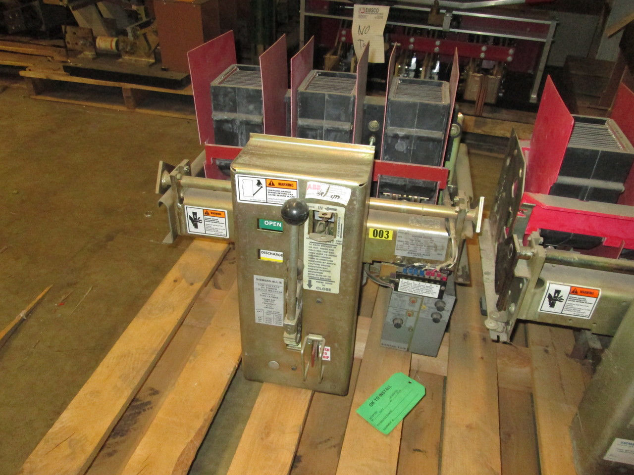 Picture of LA-1600B Siemens-Allis 1600A 600V Air Breaker MO/DO LI