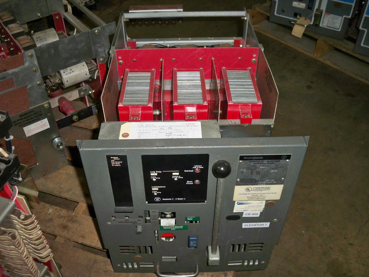 Picture of DSL-206 W-Hse 800A Frame/300A Sensors 600V LI Fused Air Breaker MO/DO