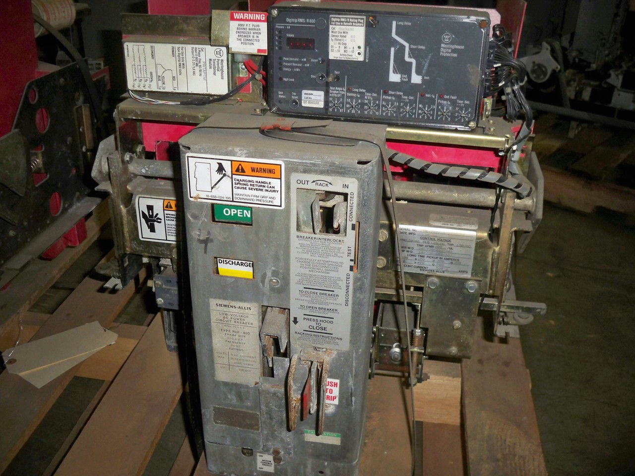 Picture of RLF-800 Siemens-Allis 800A Frame 600A Rated 600V Fused Air Breaker EO/DO LSIG