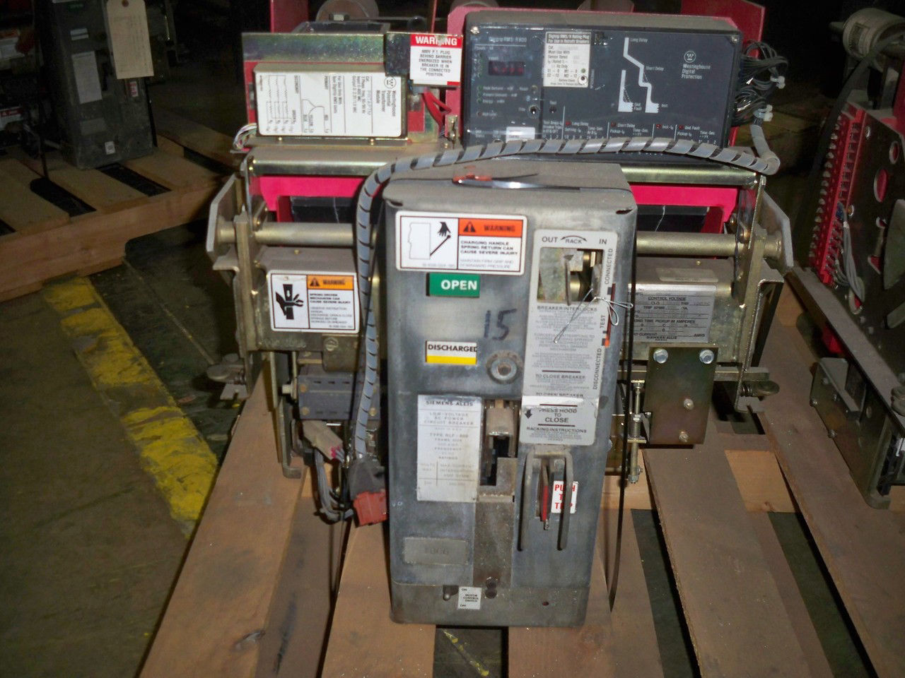 Picture of RLF800 Siemens-Allis 800A Frame/600A Rating Plug Fused Air Breaker EO/DO LSIG