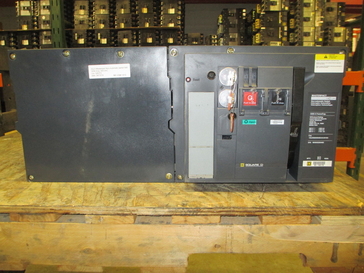 Picture of NW32 Square D Non-Automatic Switch 3200 Amp 600 VAC M/O D/O