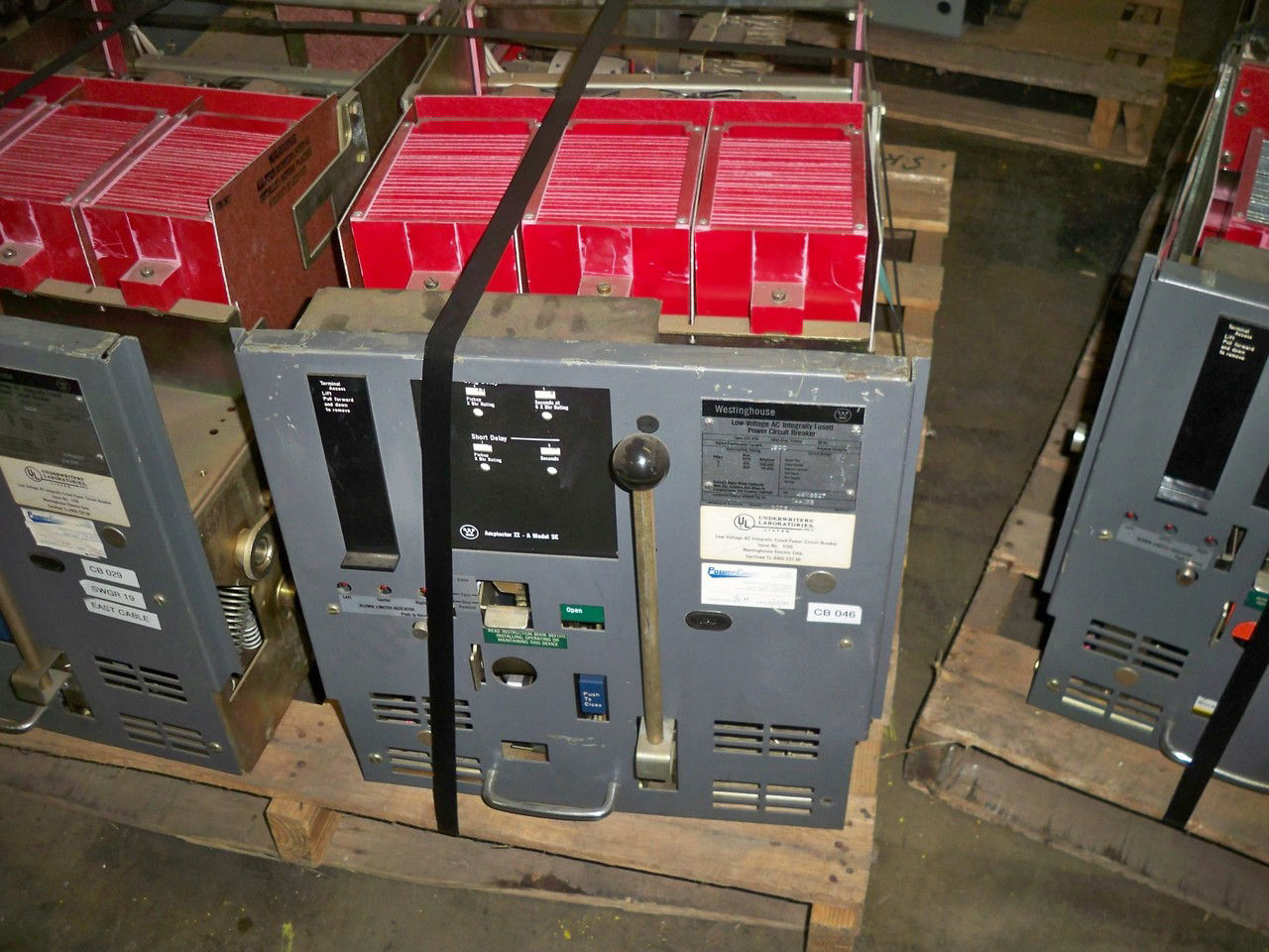 Picture of DSL-416 Westinghouse 1600A 600V MO/DO Air Breaker LS