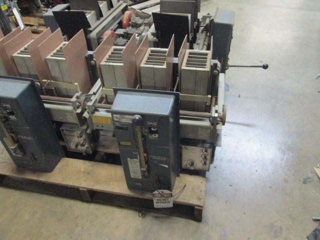 Picture of LA-1600 Allis-Chalmers 1600A 600V Air Circuit Breaker MO/DO