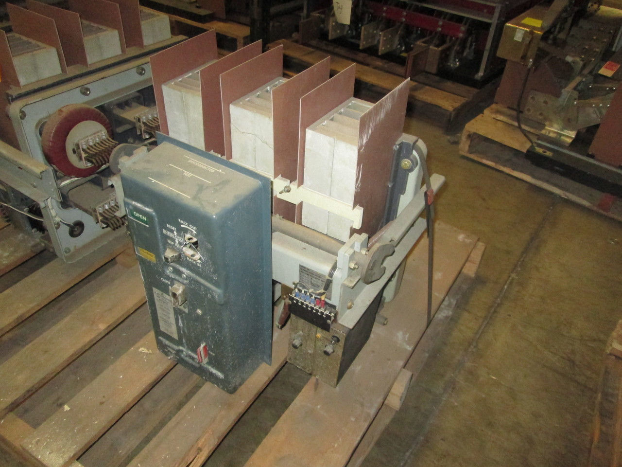 Picture of LA-1600 Allis-Chalmers 1600A 600V EO/DO Air Circuit Breaker