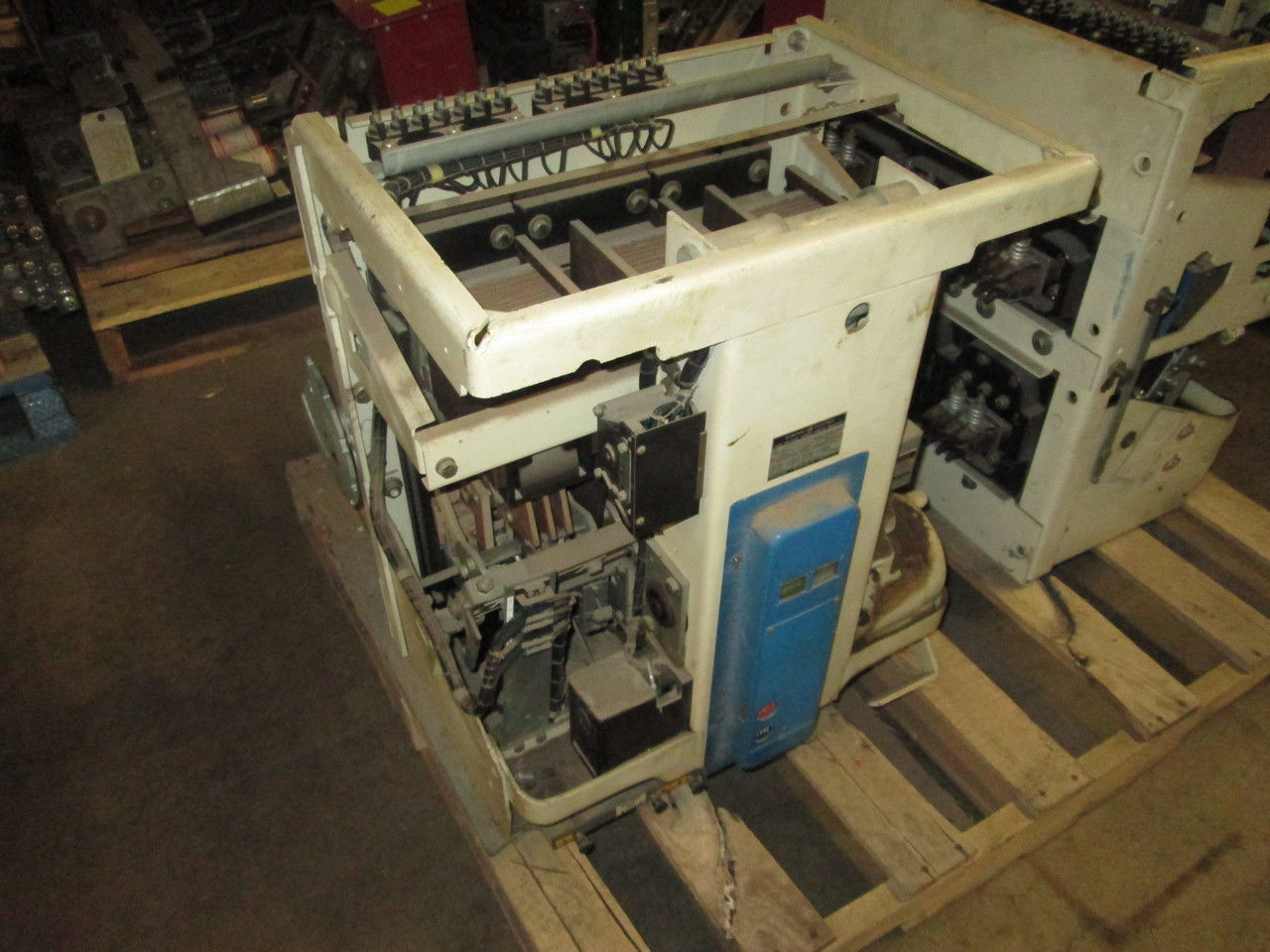 Picture of AKU-2-50-2 GE 1600A Frame 600V EO/DO Air Breaker LI