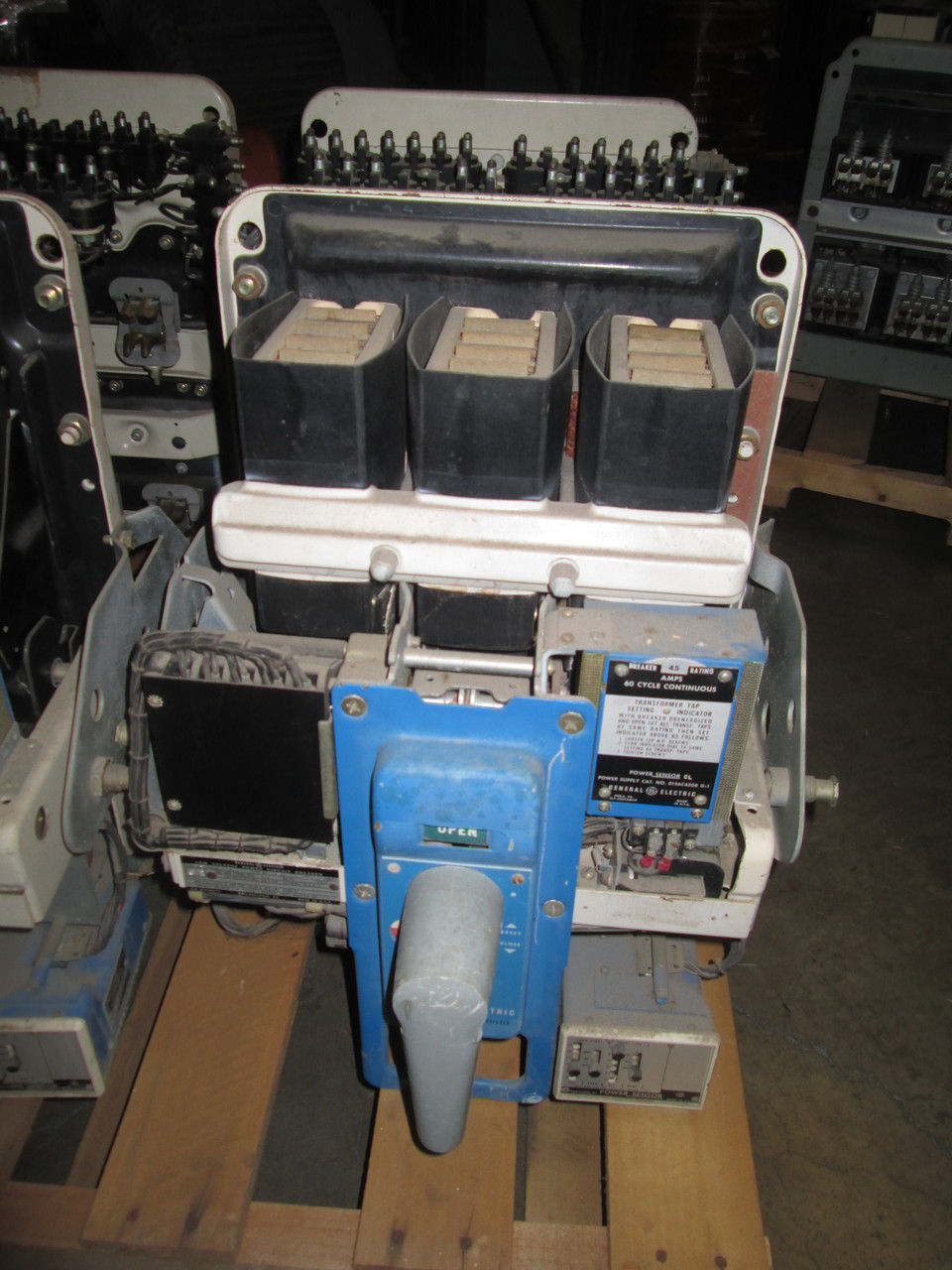 Picture of AK3A-25 GE 600A Frame 45A Rated 600V MO/DO Air Breaker LS