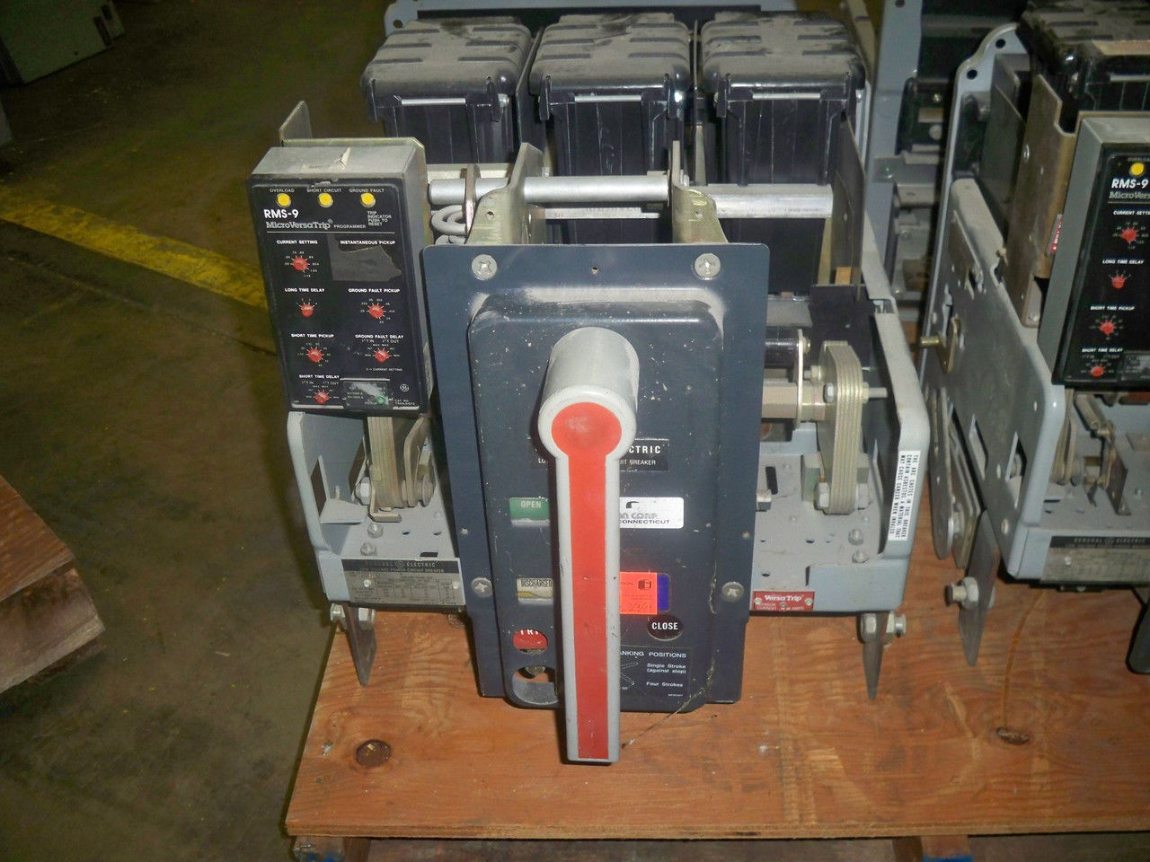 Picture of AKR-7A-50 GE Air Breaker 1600A 600V MO/DO LSIG