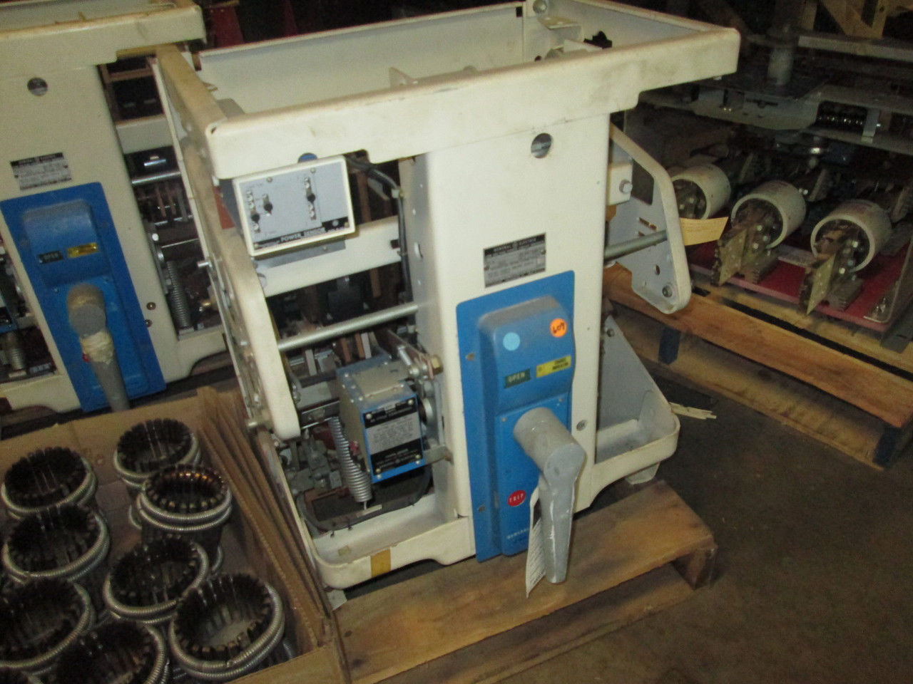 Picture of AK-3A-50 GE 1600A Frame 600A Rated 600V MO/DO Air Breaker LSIG