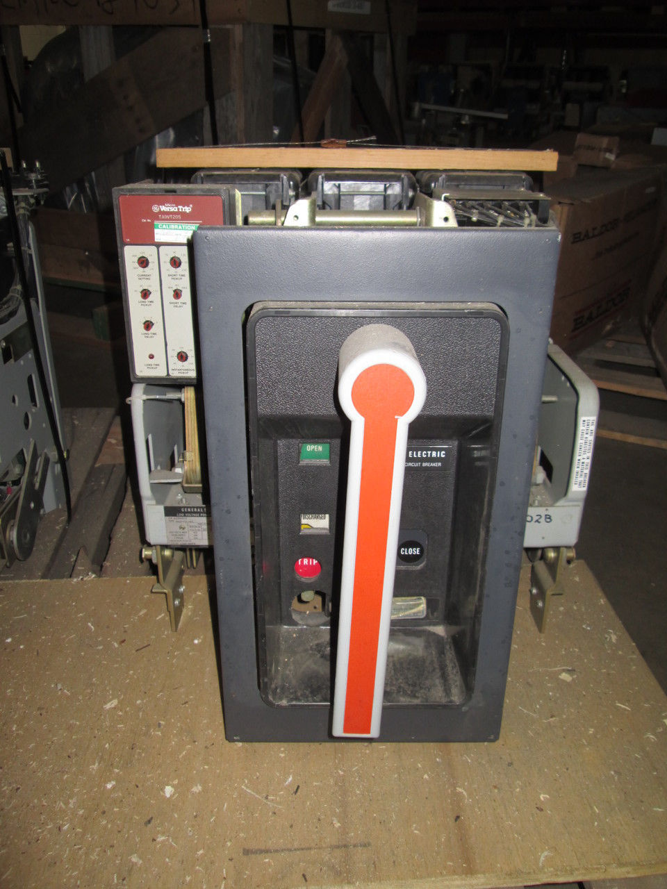 Picture of AKR-6D-50 GE 1600A Frame 1200A Rated 600V MO/DO Air Breaker LSI