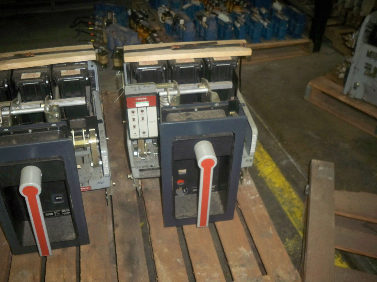 Picture of AKR-6D-50 GE Air Breaker 1600A 600V MO/DO LSI