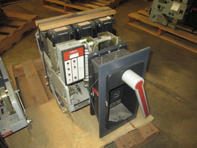 Picture of AKR-6D-50 GE Air Breaker 1600A 600V MO/DO LSI