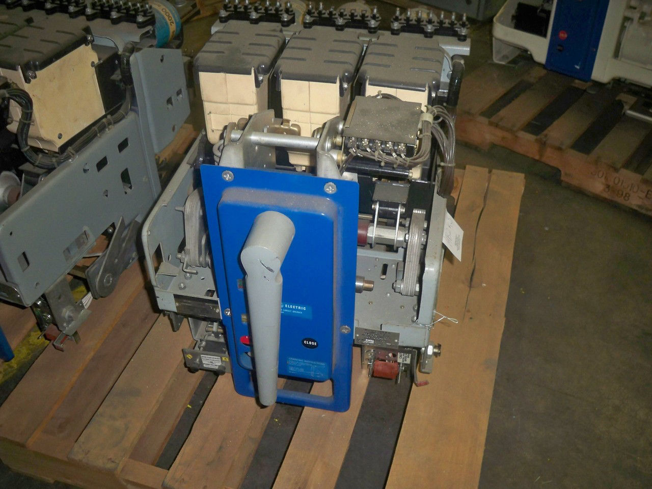 Picture of AKRU-5A-50 GE Air Breaker 1600A 600V MO/DO