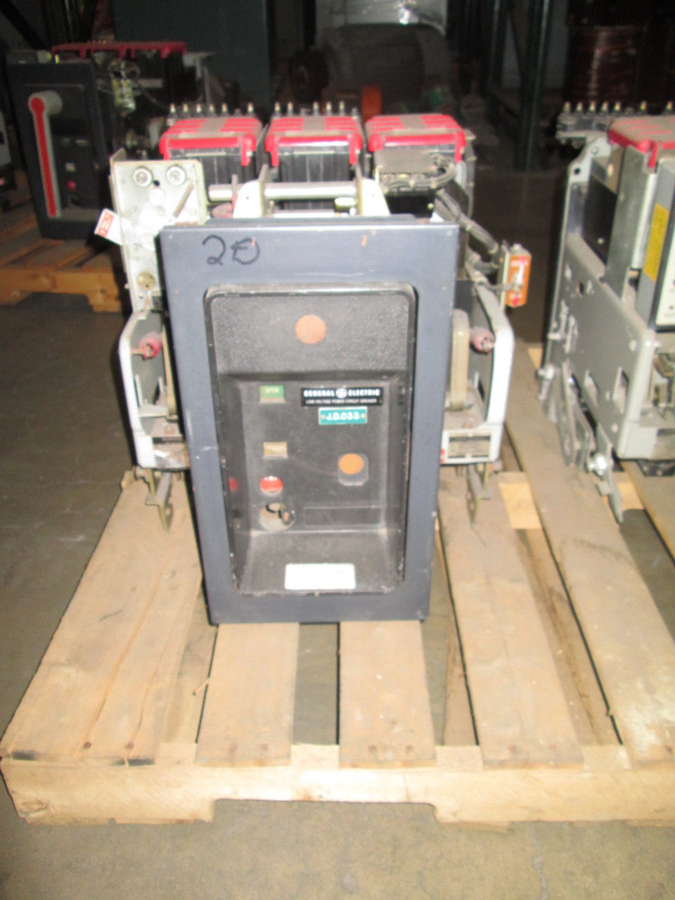 Picture of AKR-6D-30H GE 800A Frame 600A Rated 600V EO/DO Air Breaker