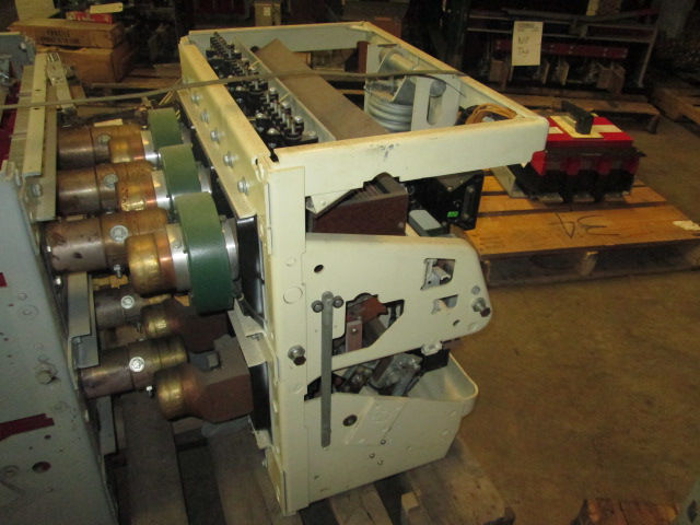 Picture of AK-2A-75 GE 3000A Frame/3000A Rated EO/DO Air Breaker