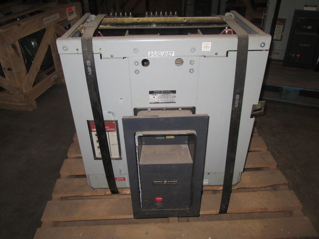 Picture of AKR-6D-75 GE 3200A Frame 3200A Rated 600V EO/DO Air Breaker LS