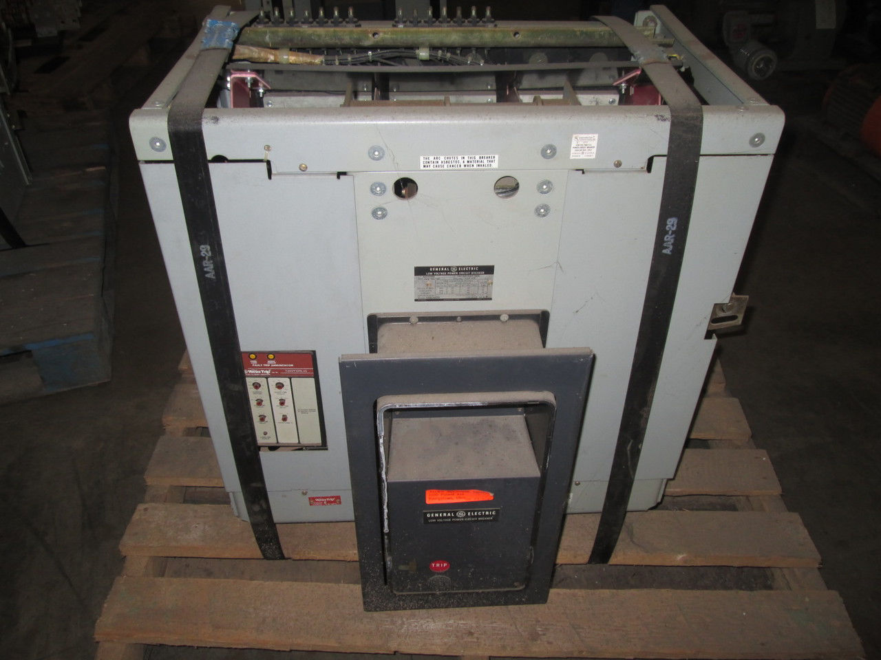 Picture of AKR-6D-75 GE 3200A Frame 3200A Rated 600V EO/DO Air Breaker LS