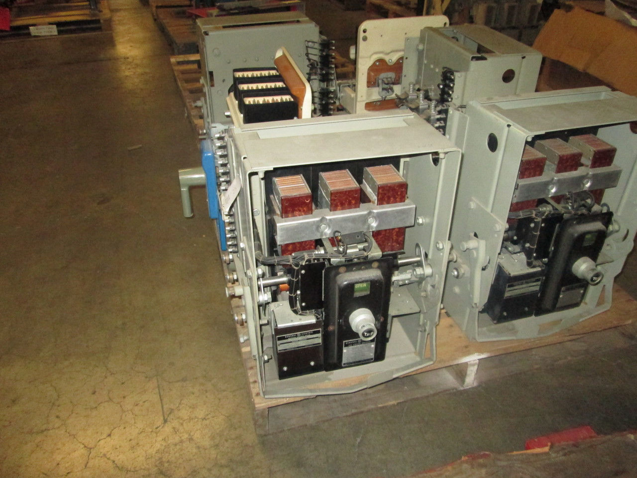 Picture of AK-1-25 GE 600A Frame 600A Rated 600V EO/DO Air Circuit Breaker