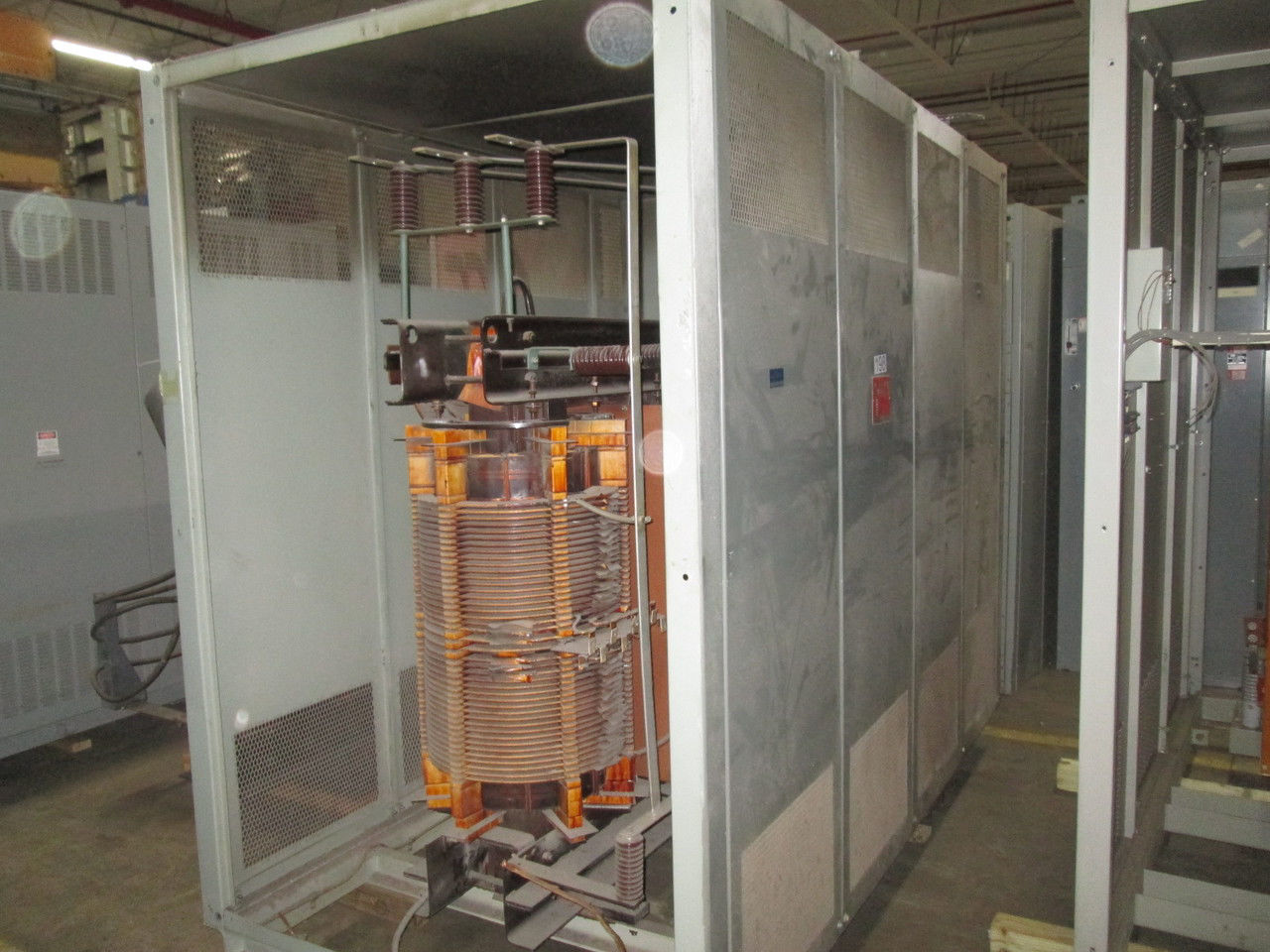 Picture of Sola / Hevi-Duty Medium Voltage Dry Type Transformer | 1000 KVA 12470-575Y/332 Volt | 3 Phase NEMA 1 R&G