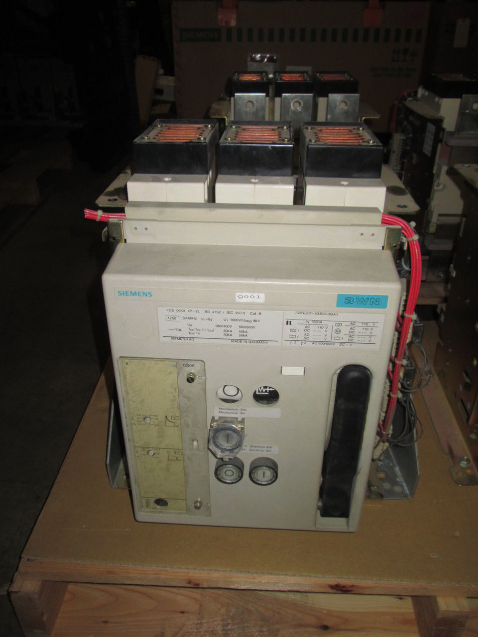 Picture of Siemens 3WN Power Circuit Breaker 1250 Amp 690 VAC E/O STA