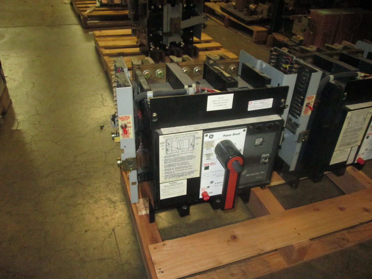 Picture of THC1616TTE1CR GE Power Break Circuit Breaker 1600 Amp 600 VAC E/O D/O