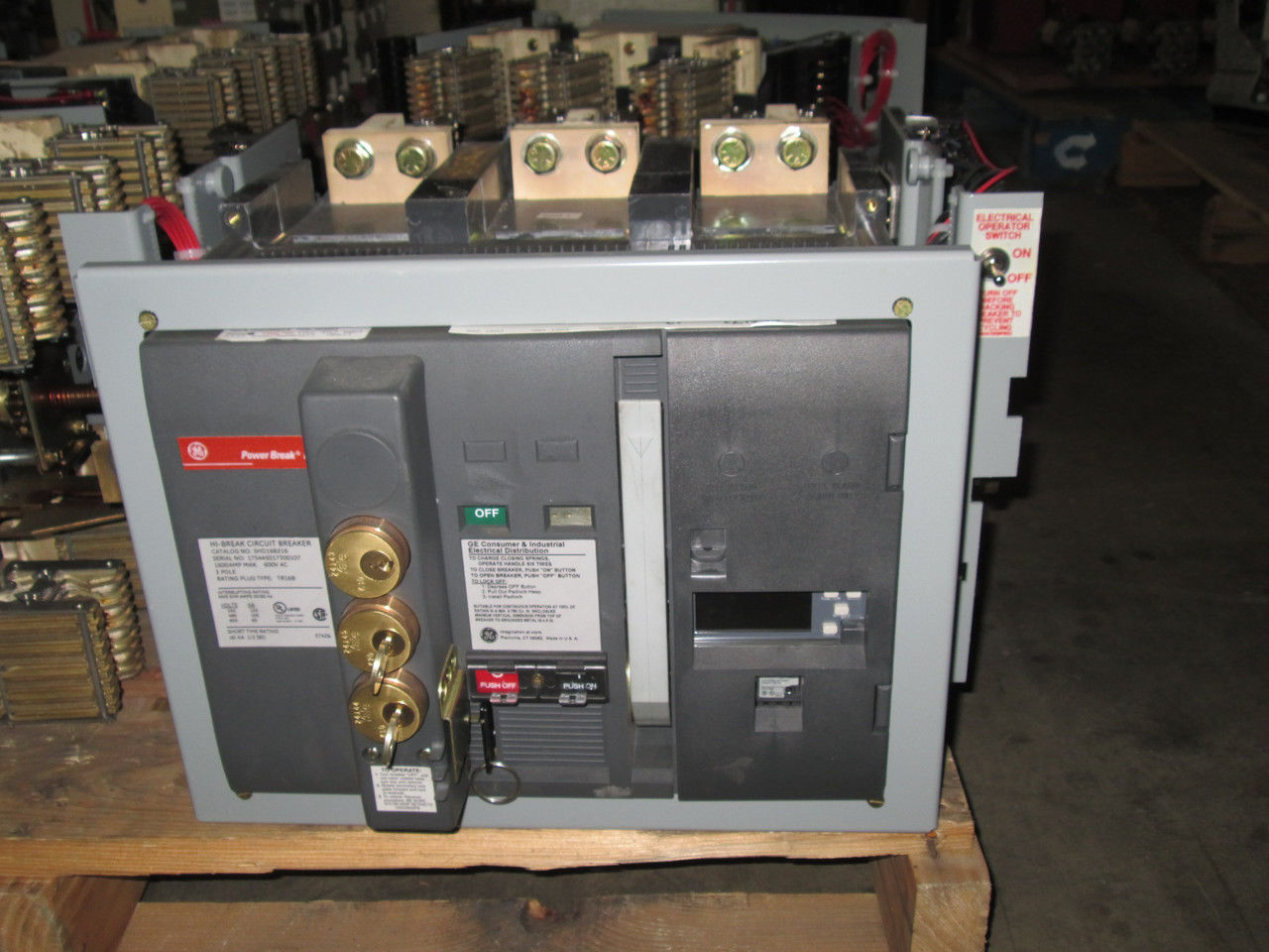 Picture of SHD16B216 GE Power Break II Breaker 1600 Amp 600 VAC EO/DO