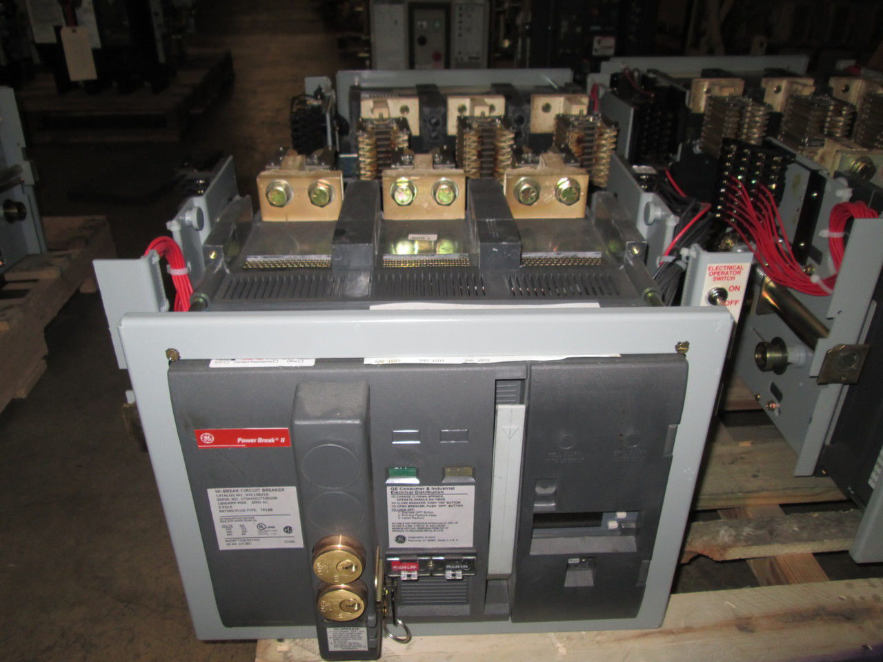 Picture of SHD16B216 GE Power Break II Breaker 1600 Amp 600 VAC EO/DO