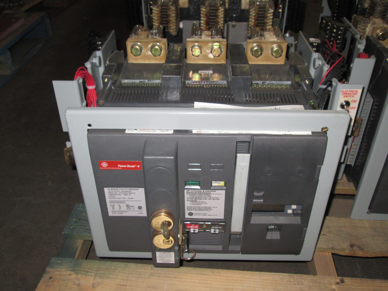 Picture of SHD16B216 GE Power Break II Breaker 1600 Amp 600 VAC EO/DO