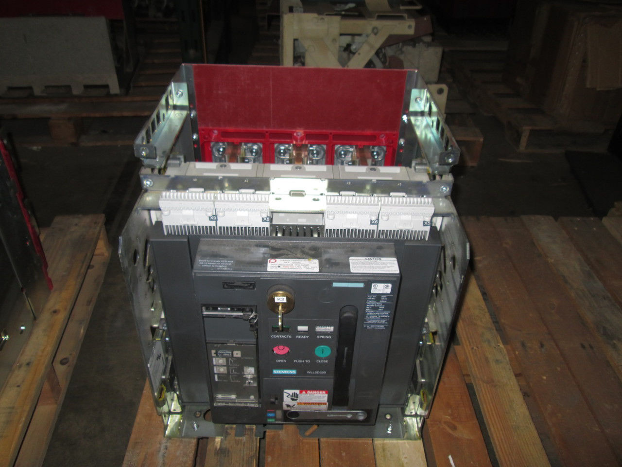 Picture of WLL2D320 Siemens 2000A Frame 2000A Rated 600V Power Circuit Breaker M/O D/O