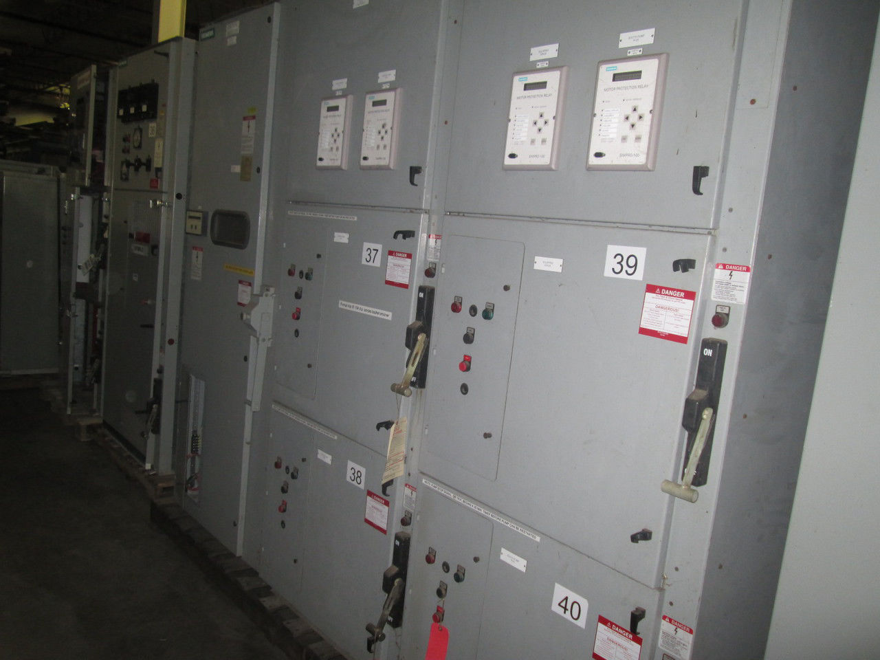 Picture of Siemens Series 81000 Class E2 Motor Controller Line-up 2400V w/ 3- 450hp Starters R&G