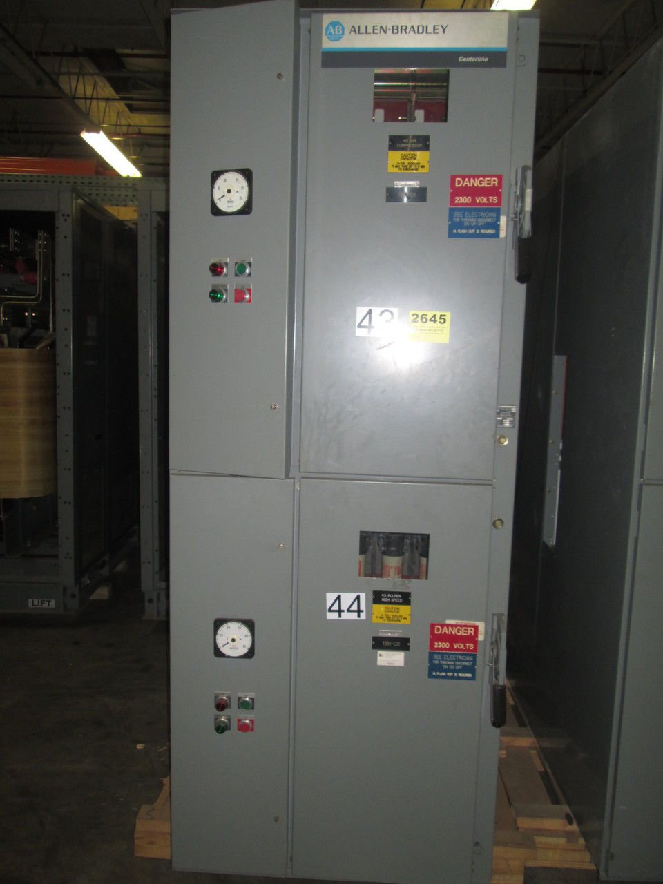 Picture of Allen Bradley Centerline Bulletin 1512 Motor Controller Line-up 2400V w/ 4 Starters R&G