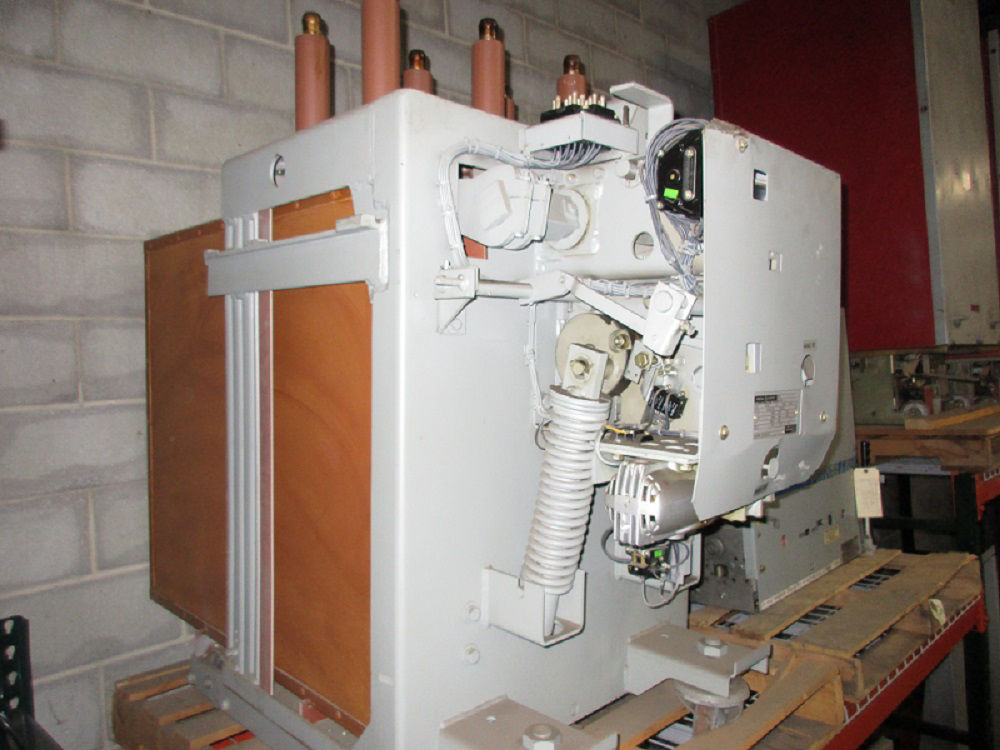 Picture of AM-13.8-500-7H GE Magne-Blast Air Breaker 1200A 15KV EO/DO