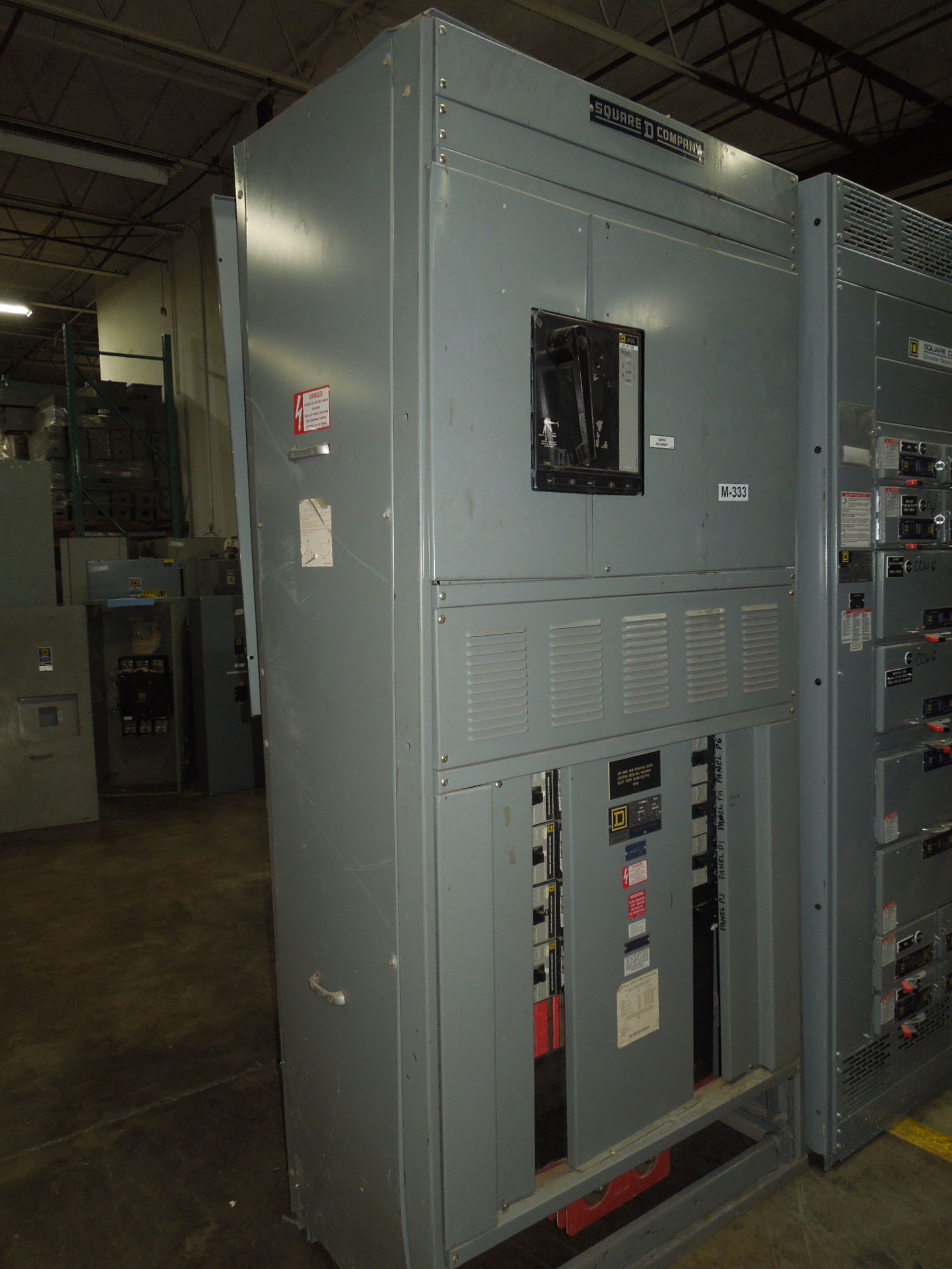 Picture of Square D PAF-1200A Main Breaker With I-Line Distribution 208Y/120V Series 4 Nema 1 R&G