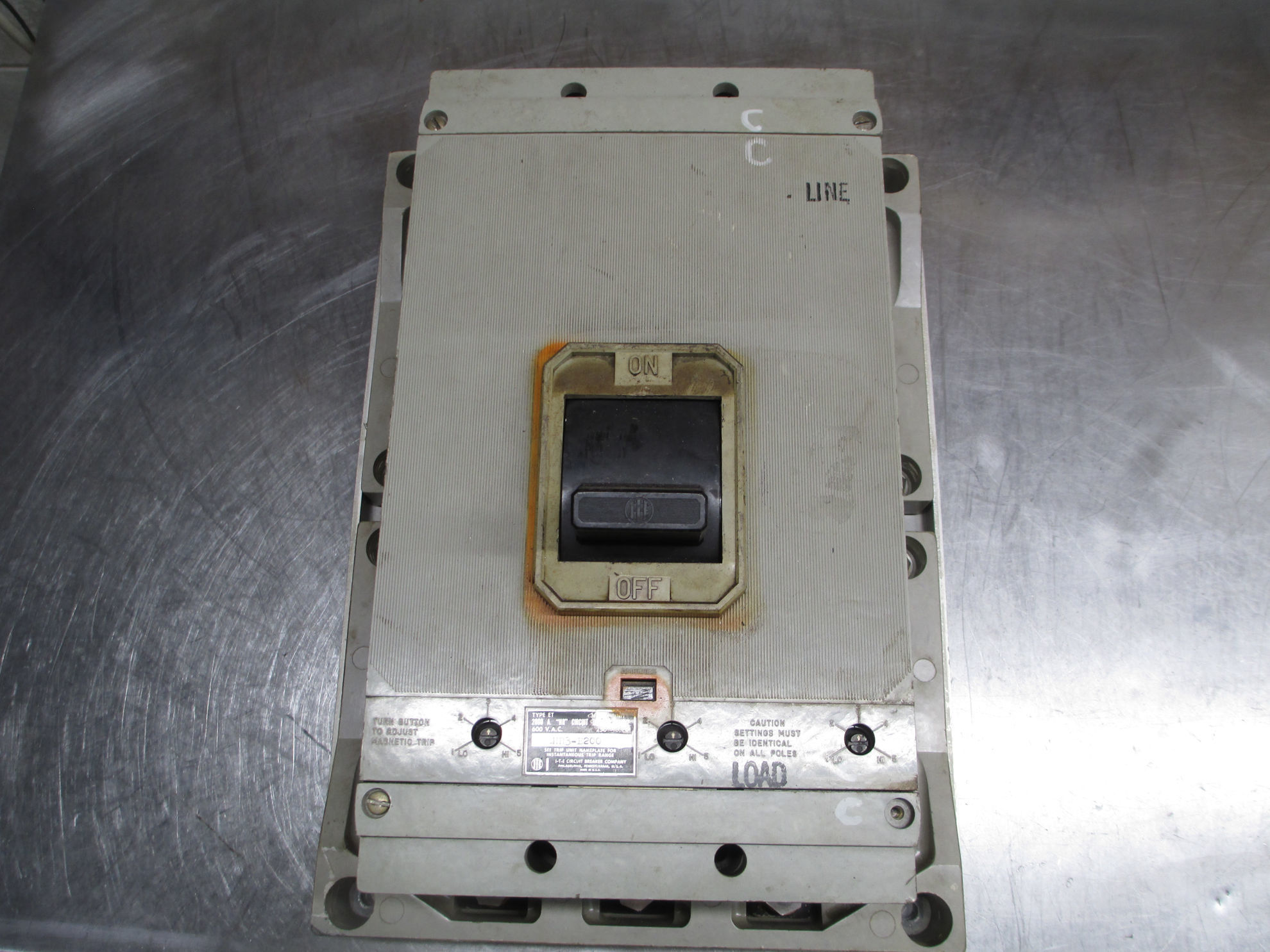 Picture of ITE HR3-B200 Circuit Breaker 2000 Amp 600 VAC W/Plate