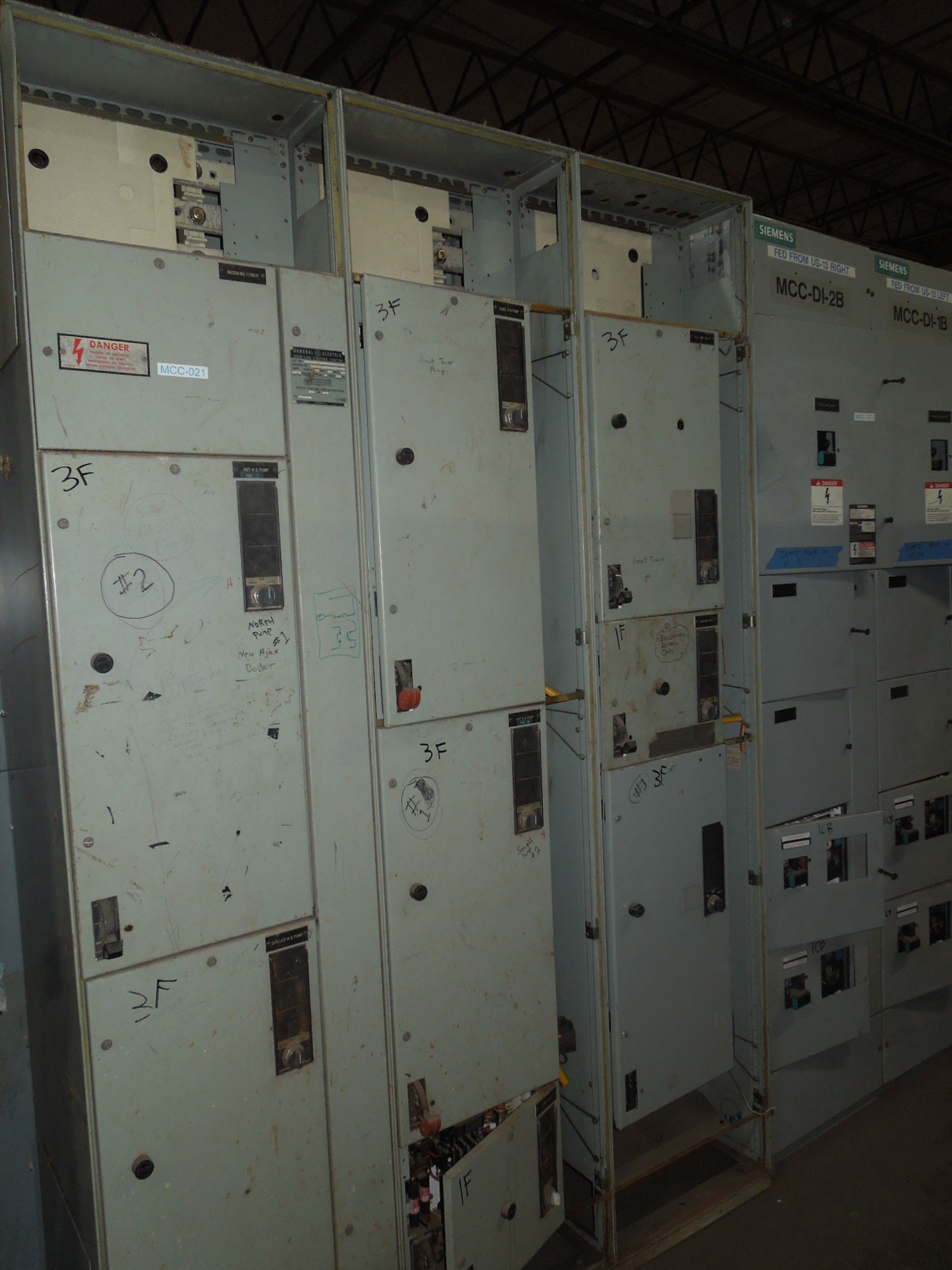 Picture of GE 8000 Line MCC 600 Amp MLO 480Y/277 Volt R&G