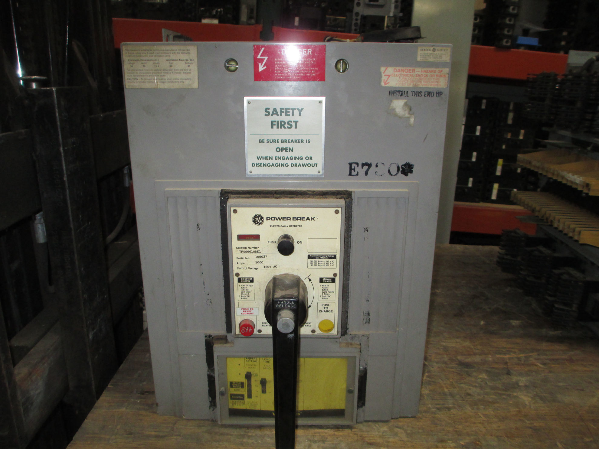 Picture of TPSS6610DE1 GE Power Break Breaker 1000 Amp 600 VAC LSG E/O D/O