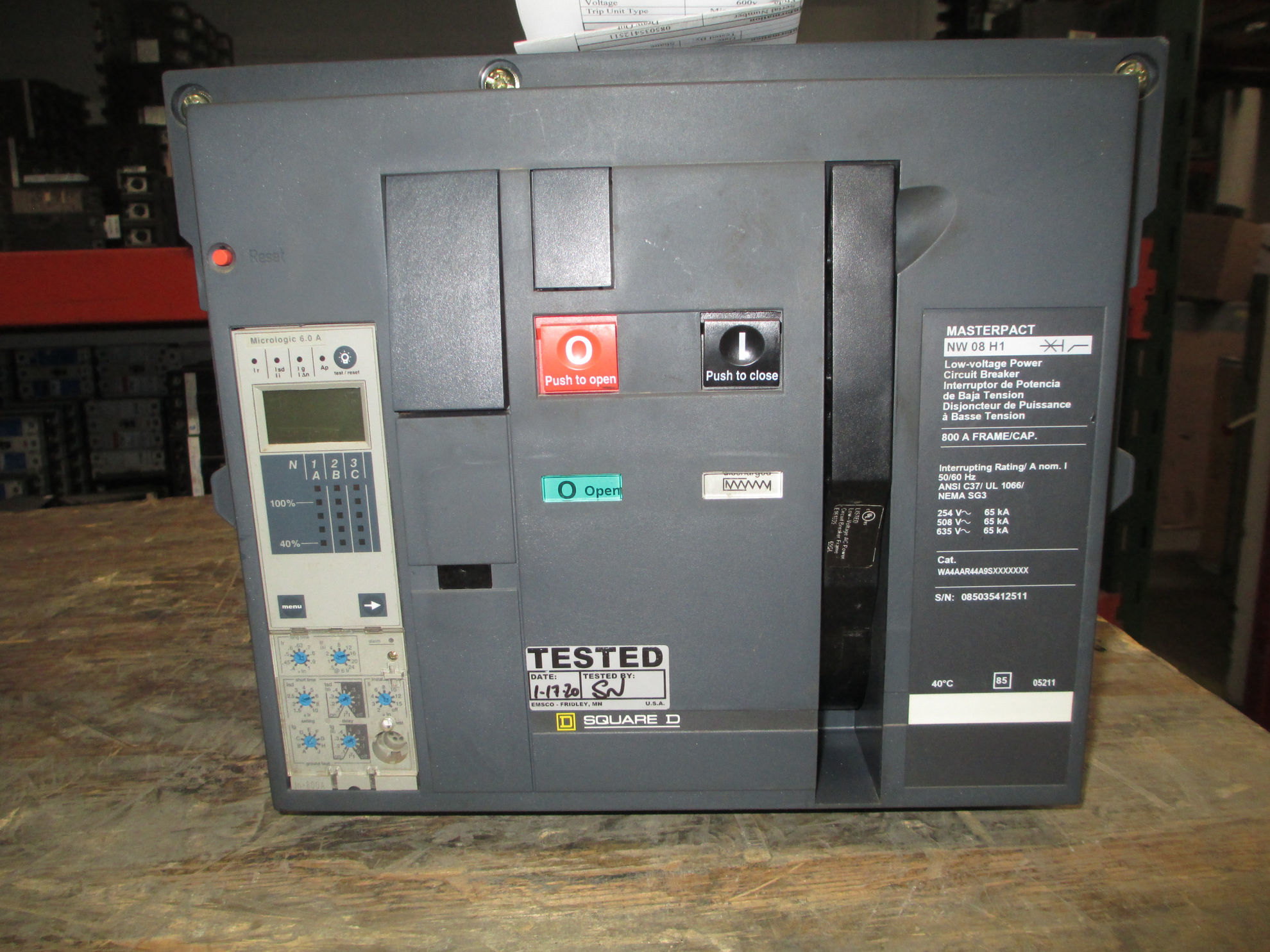 Picture of NW08H1 Square D MasterPact Breaker 800 Amp 600 VAC LSIG M/O D/O